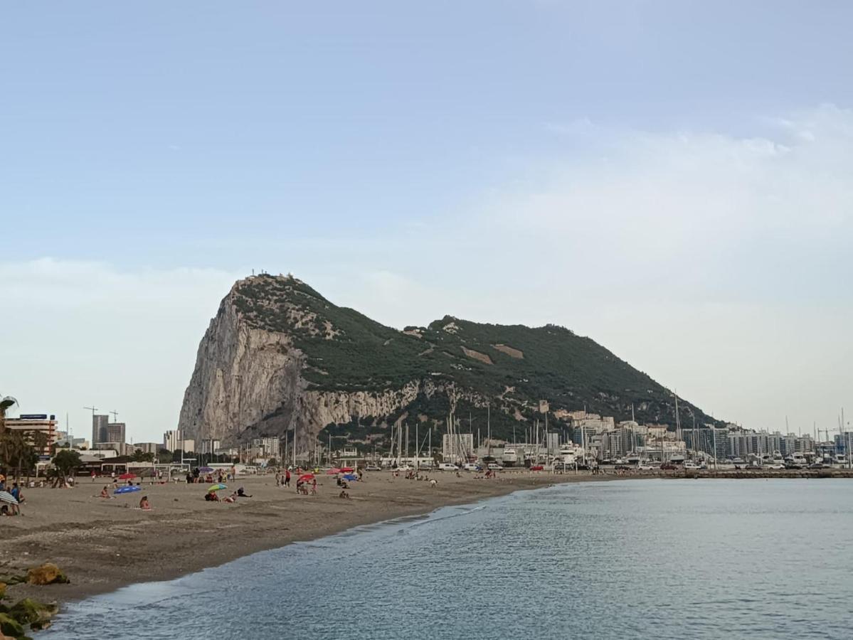 Апартаменты Vistas A 3 Paises Y 2 Continentes 1º Linea De Playa A 5 Minutos De Gibraltar Ла-Линеа-де-ла-Консепсьон Экстерьер фото